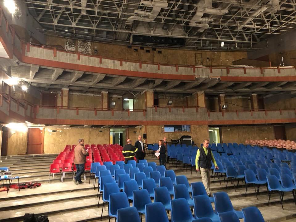 La sala grande del teatro torna a vivere