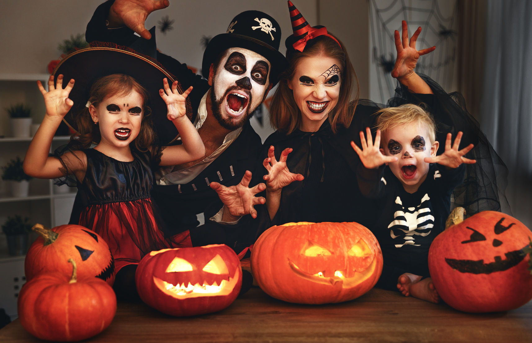 Halloween in anticipo a Novi con travestimenti e trenino itinerante