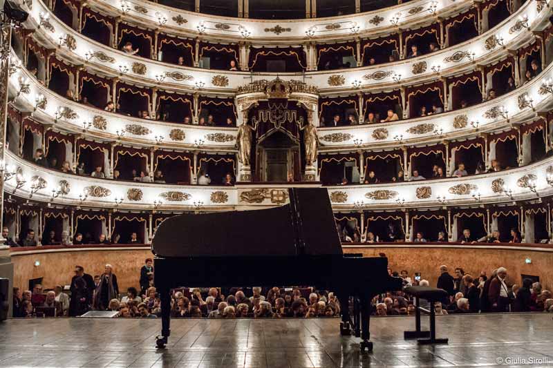 Ludmil Angelov suona Chopin per l’ultima data di PianoEchos