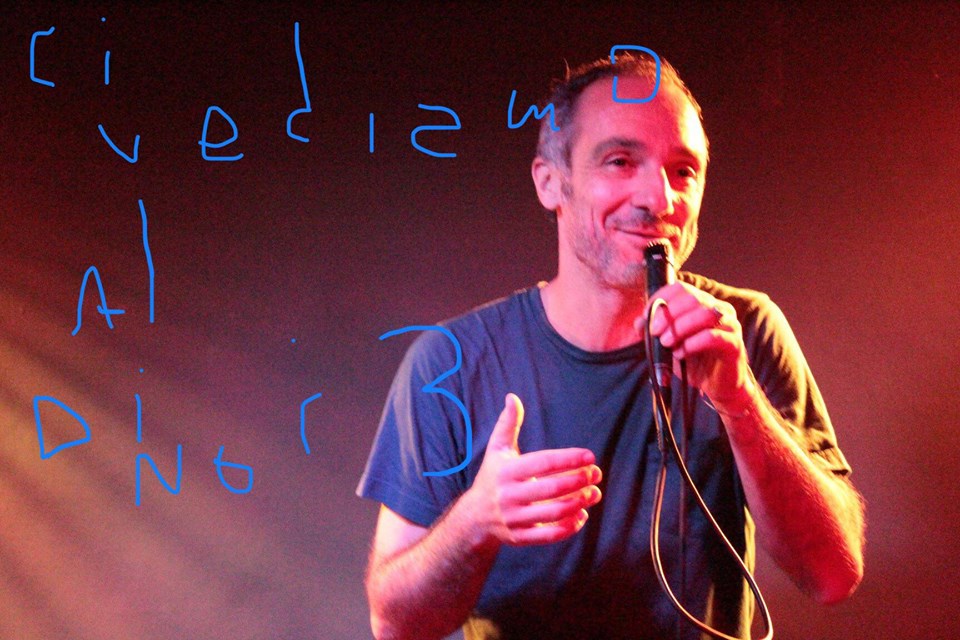 Storytelling e intrattenimento. Successo per Mauro Pescio al Di Noi Tre