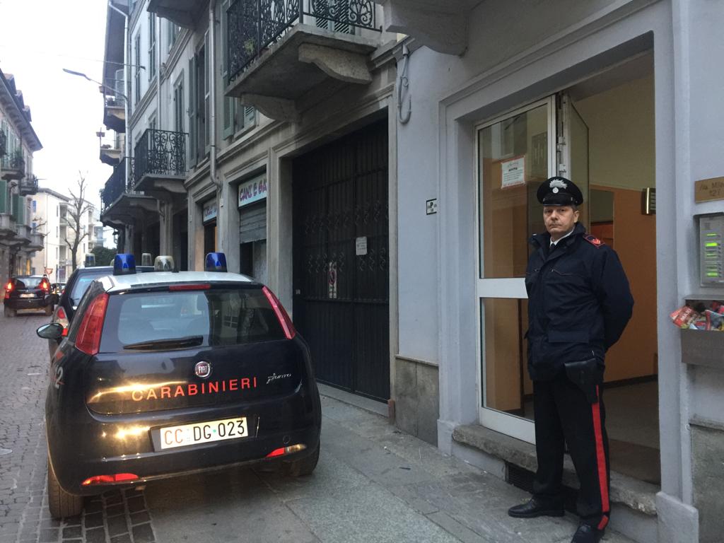 Donna trovata senza vita in un appartamento in via Milano. Possibile collegamento con il suicidio sul Meier