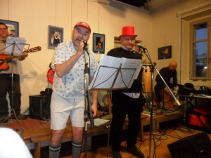 Musica e gag a Valle San Bartolomeo con “Va là che vai bene”