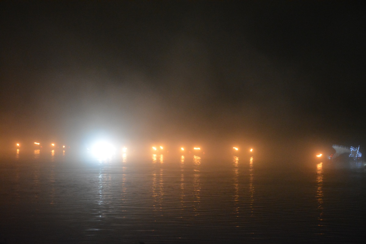 Fiaccole e Babbo Natale a Casale sul fiume Po