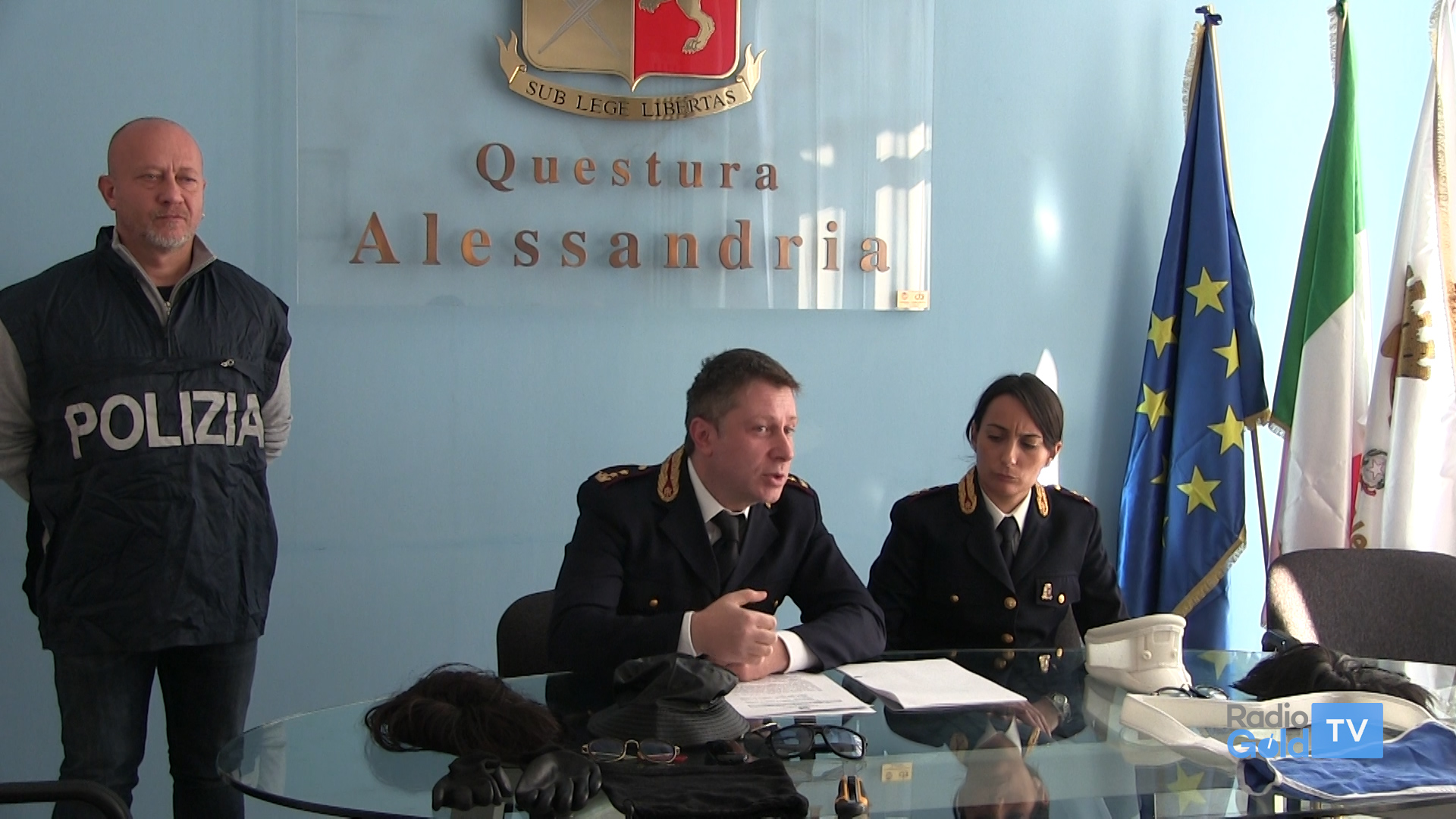 Squadra Mobile blocca “trasfertisti” pronti a rapinare banca di Vignole