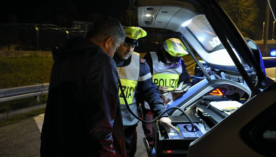 Controlli Polizia Stradale: quaranta punti in meno dalle patenti