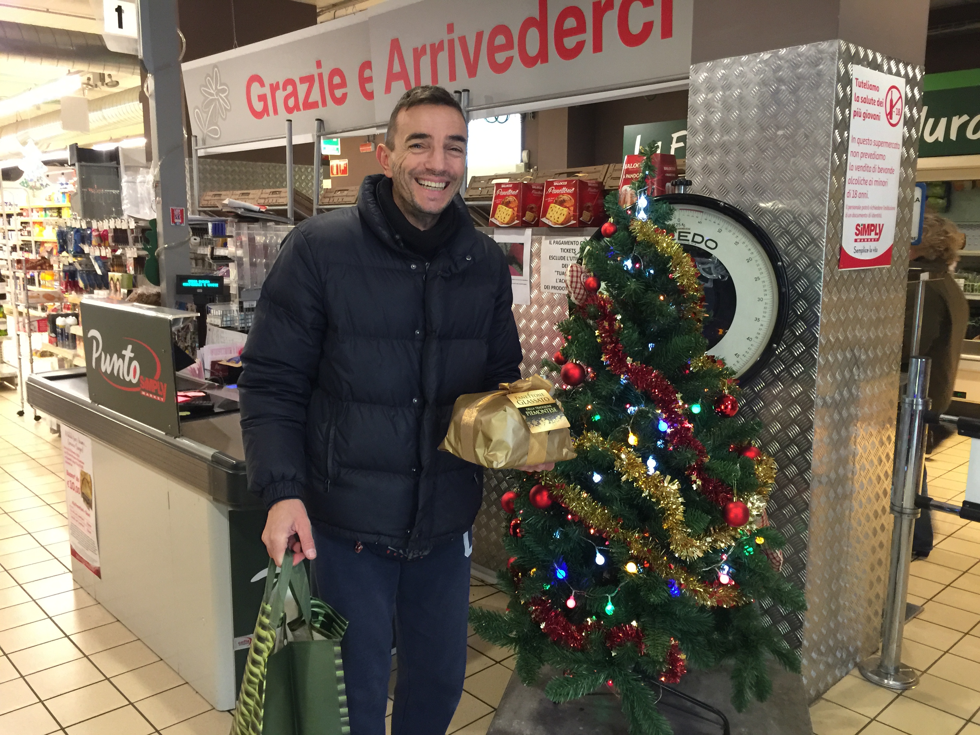 Un carrello per gli altri, ad Alessandria Diego e Alberto ripropongono la “Spesa donata”