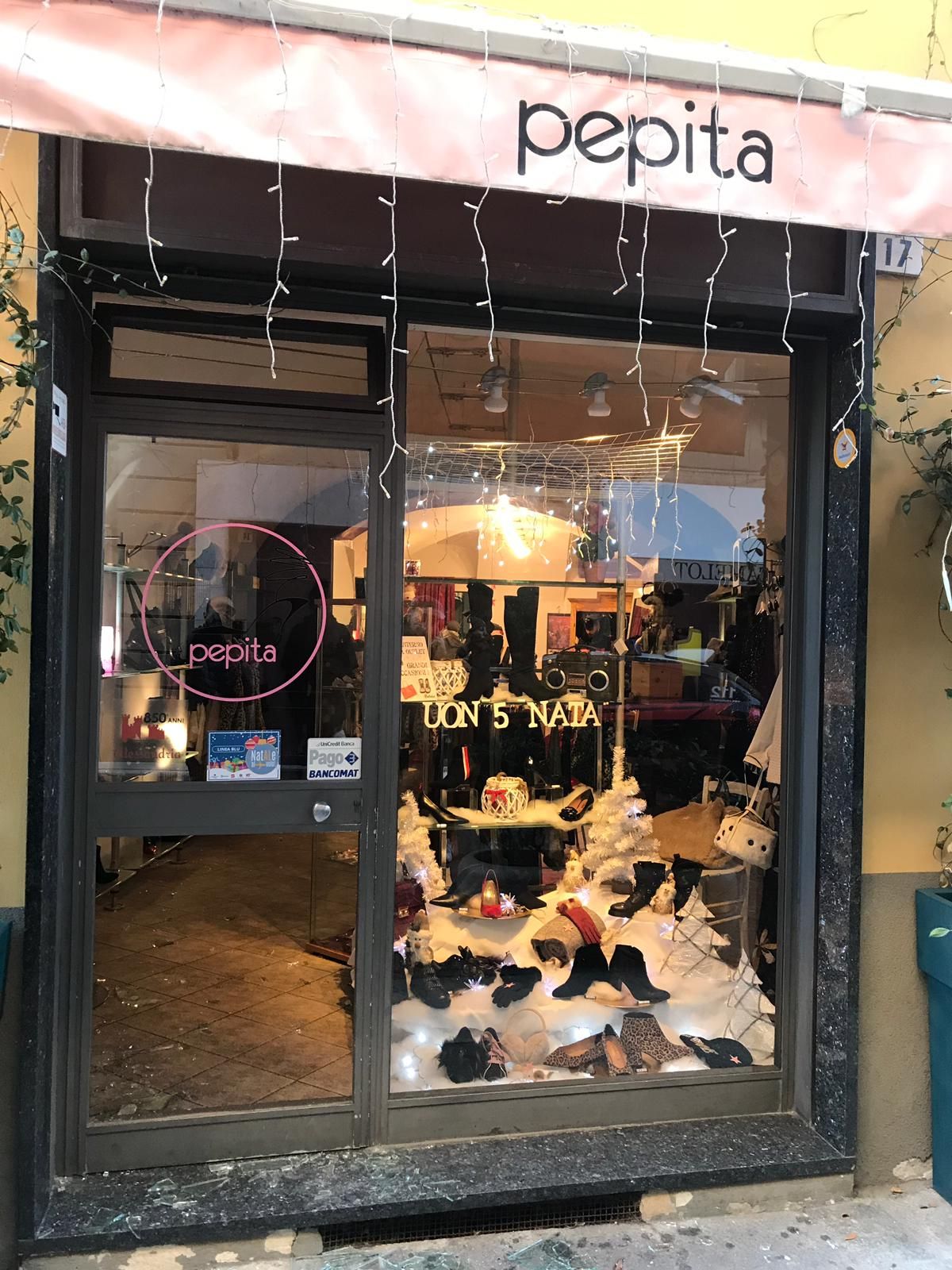 Spaccata in un negozio in via Milano ad Alessandria