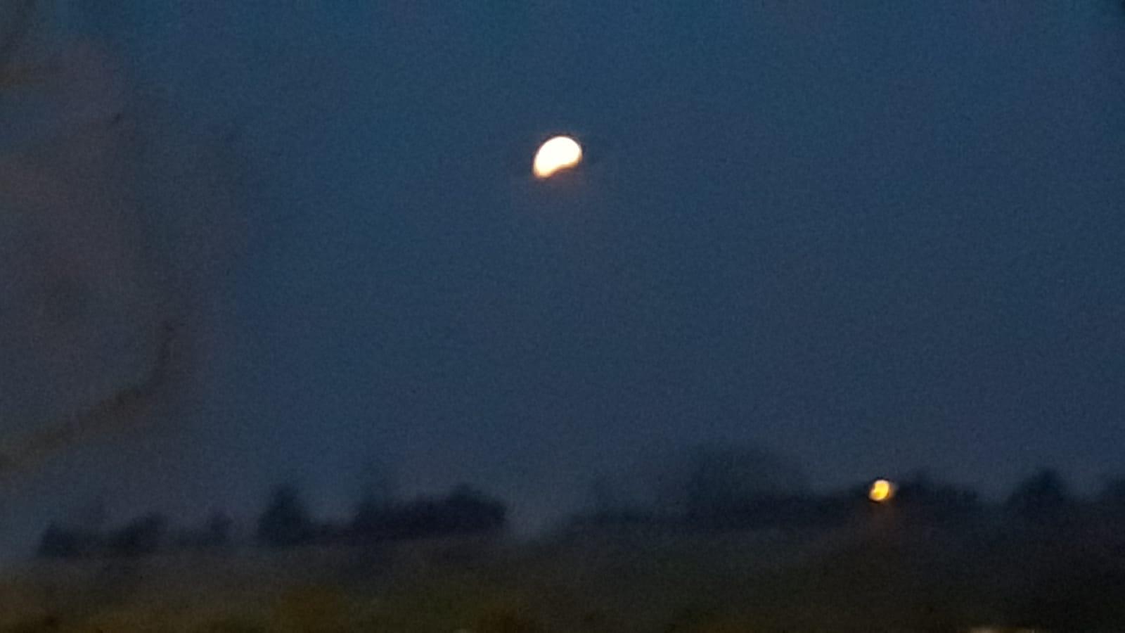 Lo spettacolo dell’eclissi di luna nei vostri scatti
