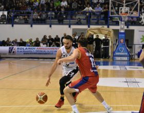 Basket: Bertram Derthona vince il derby. “Dedicato a Luigino Fassino”