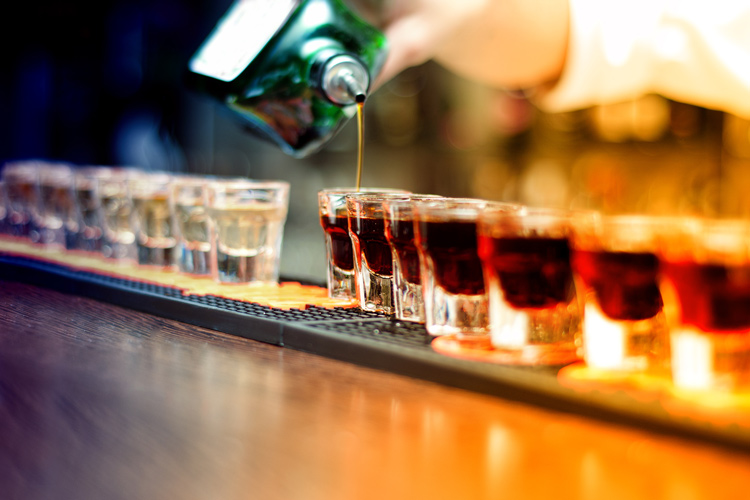 Acqui contro l’abuso di alcol tra i giovani: campagne social e ordinanze per evitare eccessi