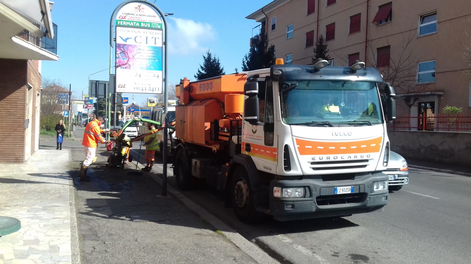 A Novi entra in funzione la macchina tappabuchi