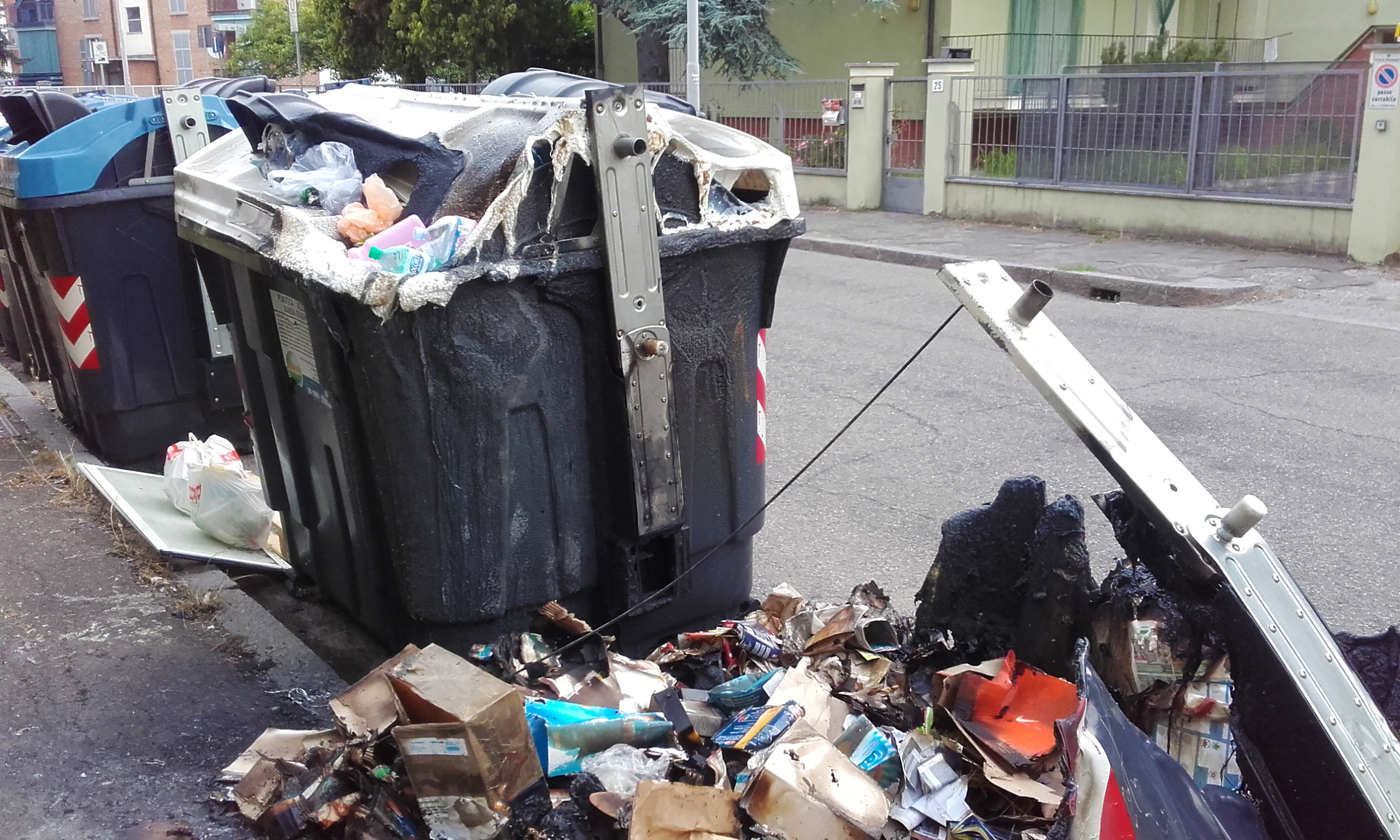 Amag Ambiente: ad Alessandria 253 cassonetti bruciati in 4 anni