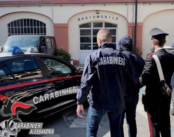 Lite finisce a colpi di bottiglia: 40enne in prognosi riservata