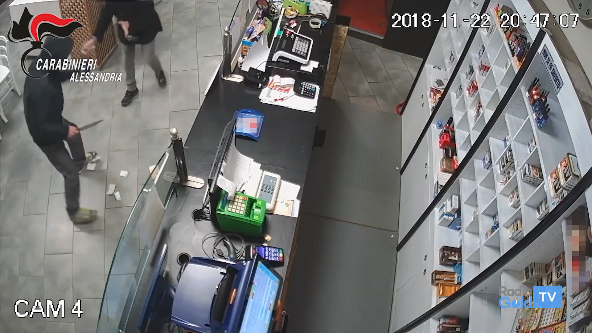 Rapinava bar e tabaccherie di Casale armato di coltello. Carabinieri lo incastrano