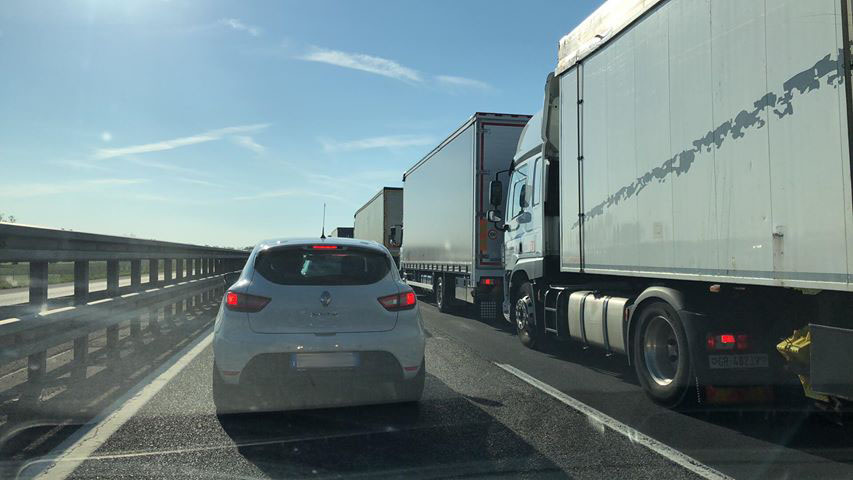 Code sulla A21 verso Torino per lavori