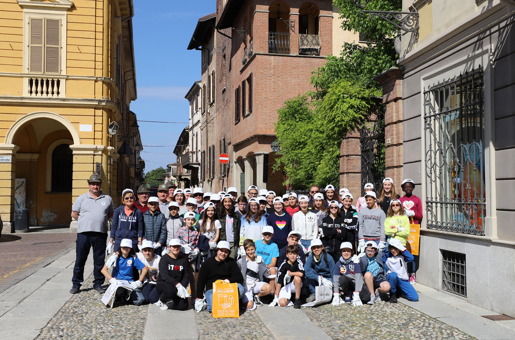 Puliamo Felizzano: studenti, insegnanti, alpini e Amag insieme per un mondo migliore