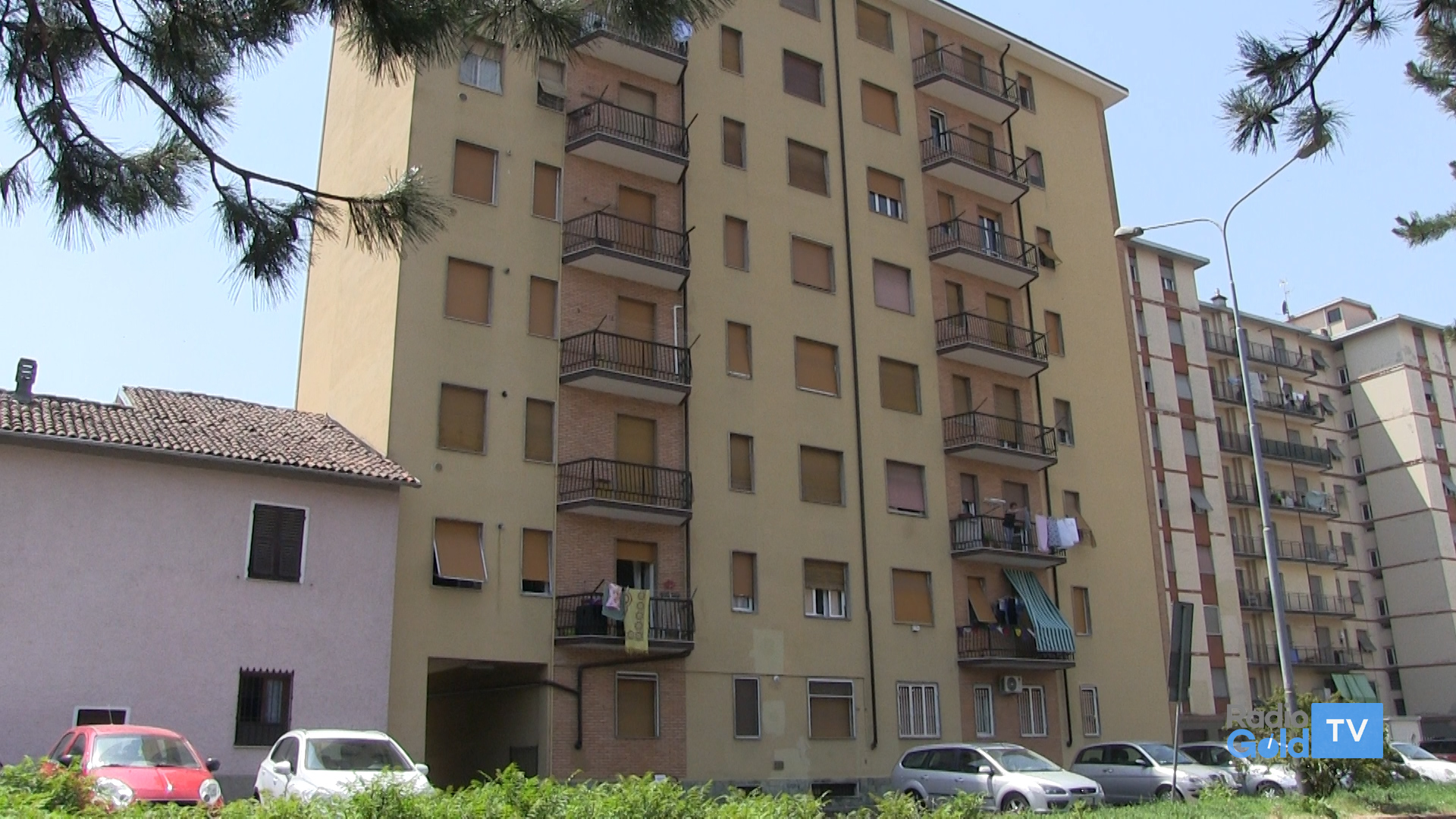 Non ce l’ha fatta il bambino precipitato da un balcone a Novi