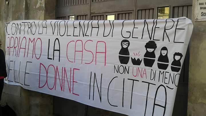 Castellano: “Spintonati fuori da Casa delle Donne”. La replica: “No violenza”
