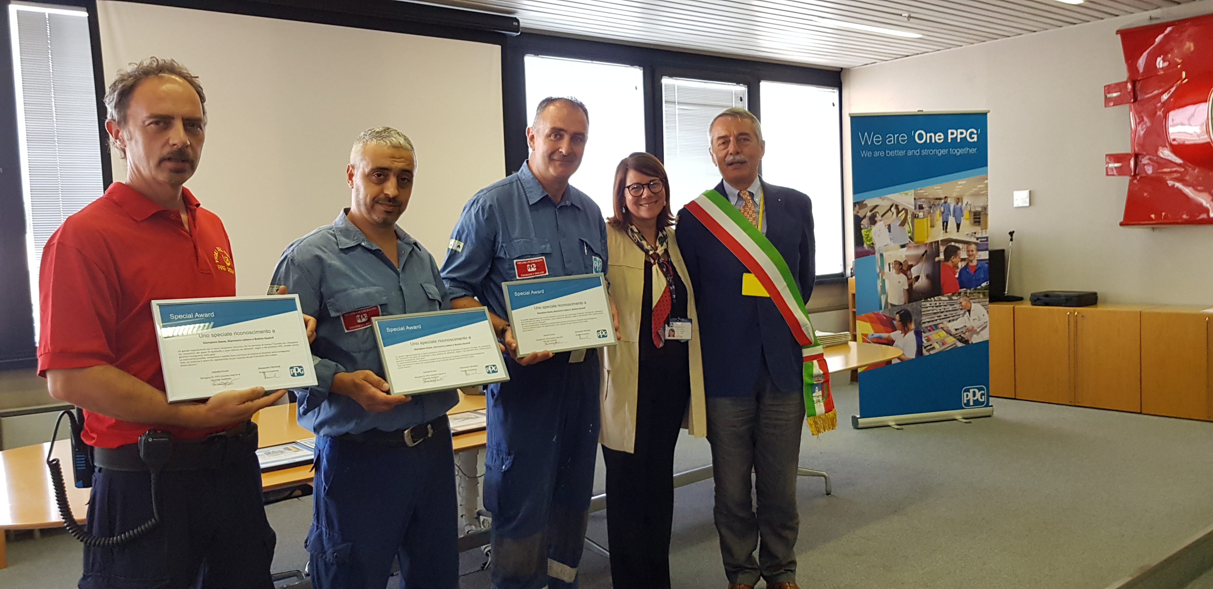 Premiati 3 lavoratori della PPG: determinante il loro intervento in un campo in fiamme a Quattordio