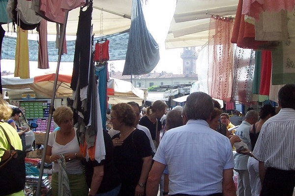 L’elenco di tutte le regole per i mercati e mercatini degli hobbisti