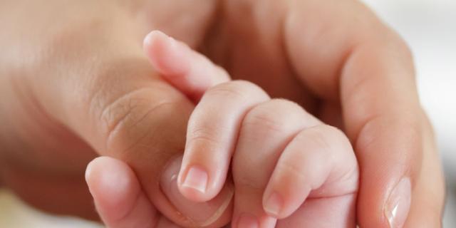 Tutte e quattro di Valenza, tutte di nome Chiara e mamme a un giorno di distanza