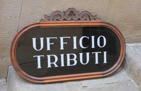 Scontro sulla stretta ai commercianti morosi: minoranza vince primo round