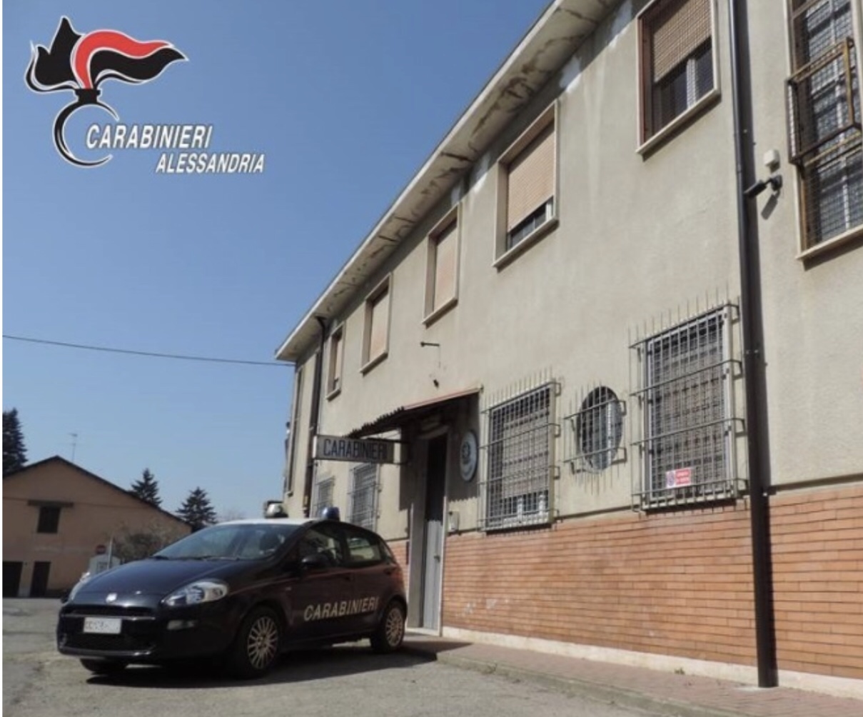 Danno alle fiamme un furgone a Solero. Tre denunciati