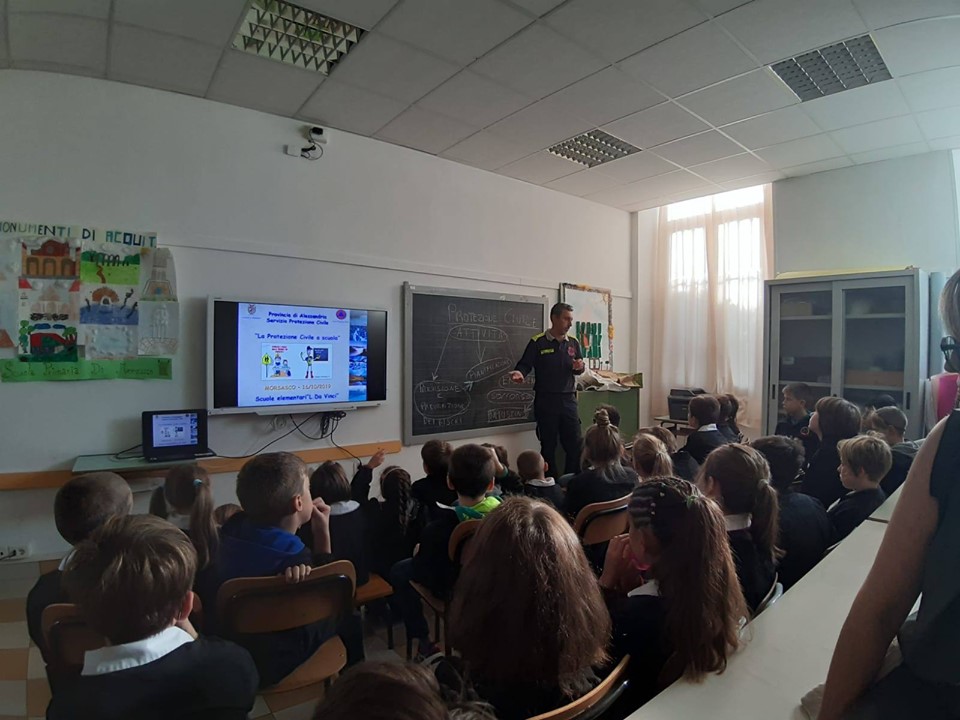 Studenti a lezione dalla Protezione Civile