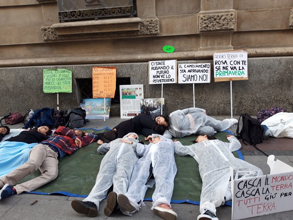 Distesi in corso Roma contro il cambiamento climatico: “Non finisce qui”