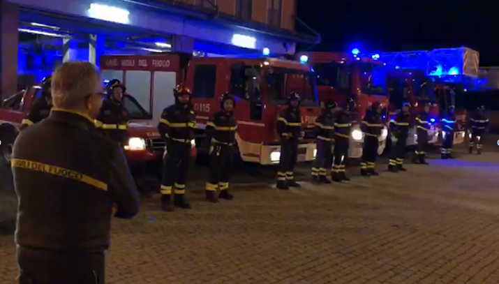 In pensione il Caporeparto Cipriano. Il saluto a sirene spiegate dei Vigili del Fuoco