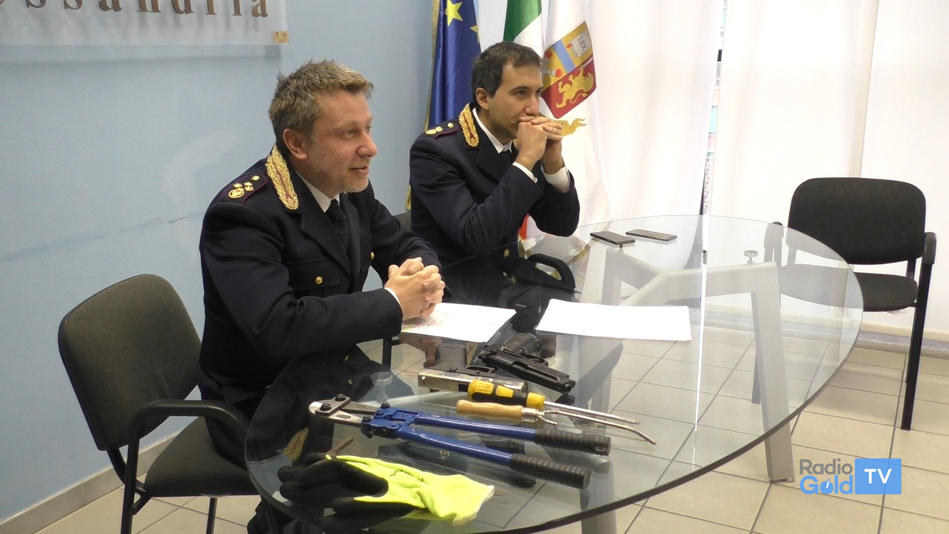 Grazie a segnalazione dei cittadini Polizia sventa furto in una villetta di Castelceriolo