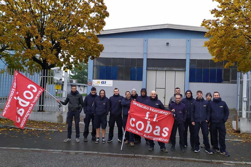 Alessandria, corrieri in sciopero: “Turni lunghi e straordinari non pagati”