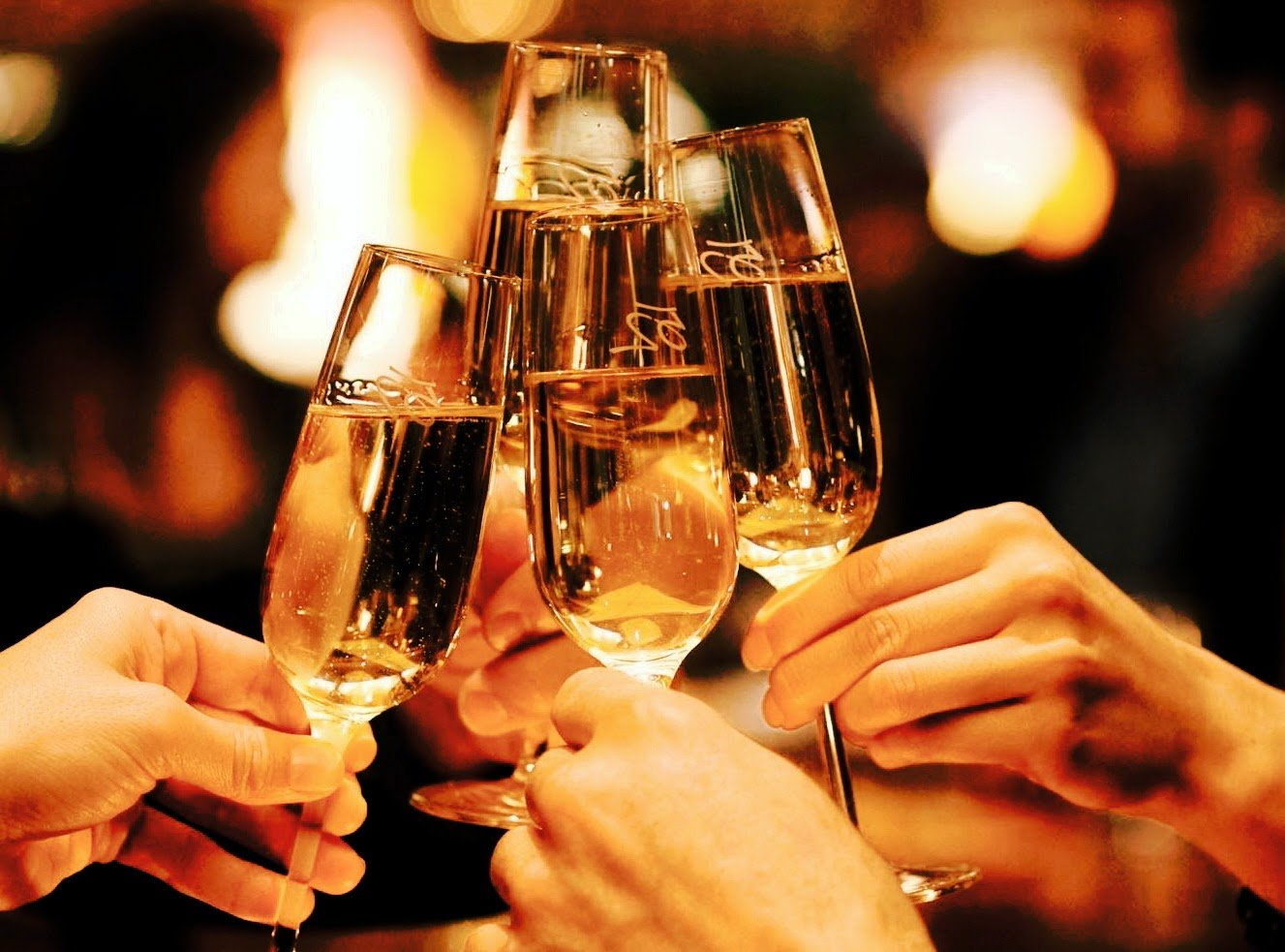Capodanno: per il Cenone spesa di quasi 100 euro e bollicine Made in Italy