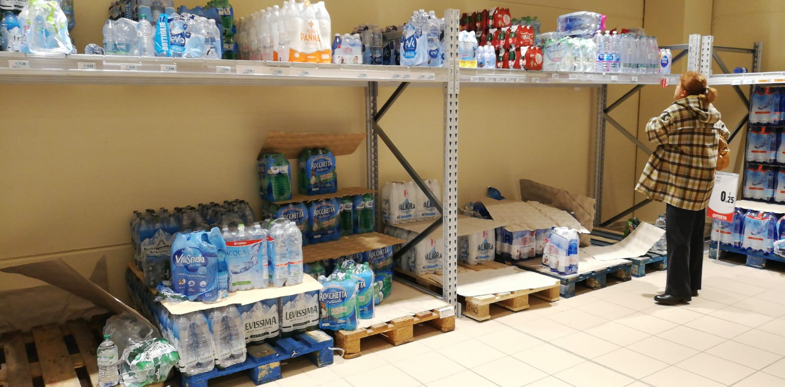 Acquisti massicci in diversi supermercati: psicosi coronavirus anche in provincia