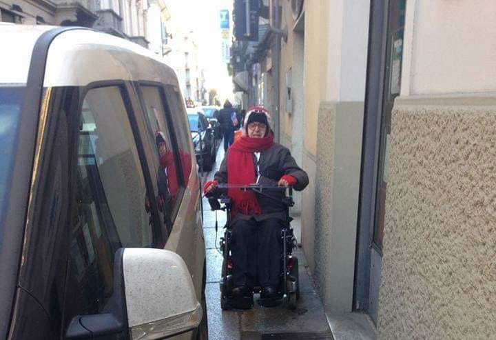 Passo anch’io? No, tu no. Ad Alessandria sempre più complessi gli spostamenti per i disabili