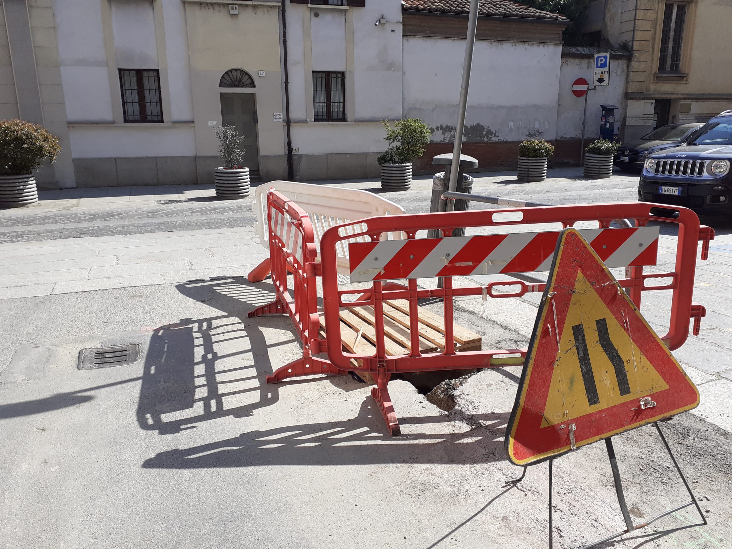 Senza internet e telefono in centro ad Alessandria: riparazione ancora in corso