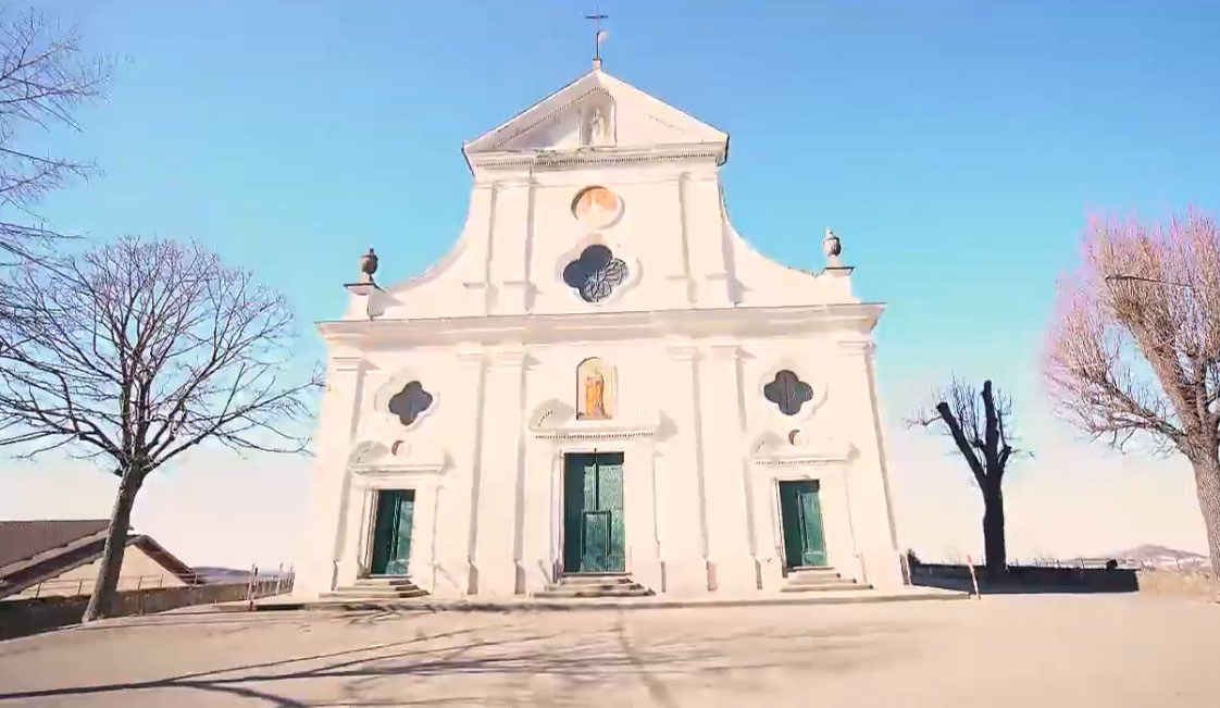 Viaggio nell’imponente chiesa dei santi Pietro e Marziano a Bosio