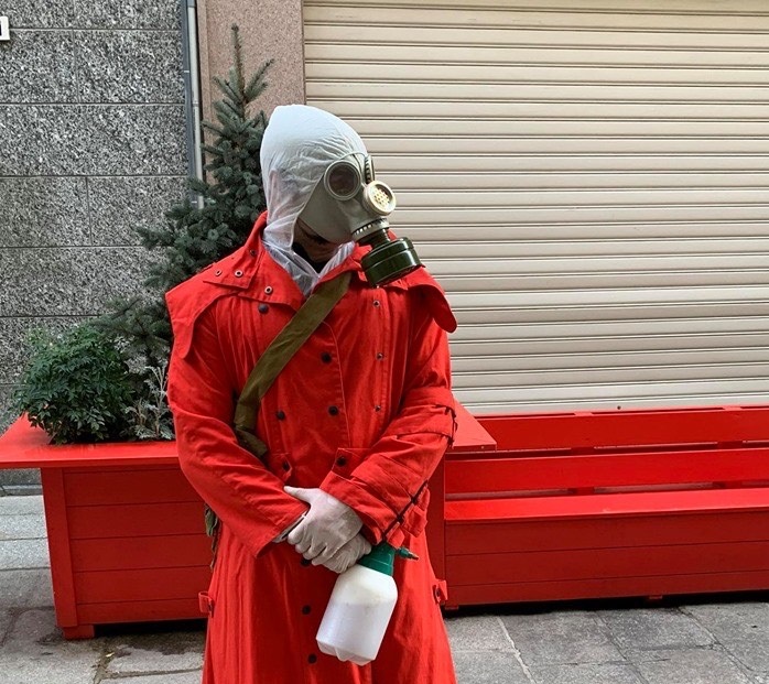 “Voi siete infetti”: 40enne mascherato spaventa gli alessandrini in centro