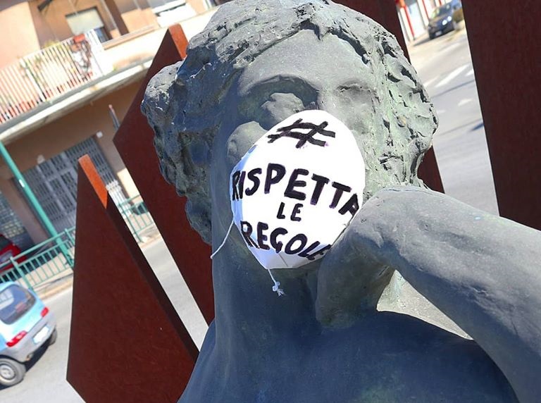 Anche le statue di Casale pronte alla lotta contro il coronavirus