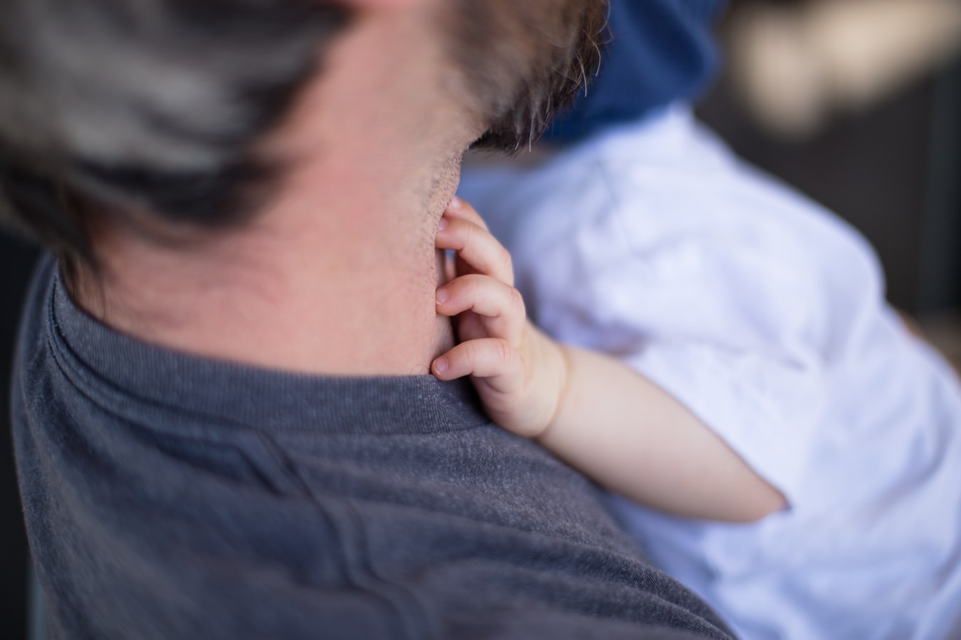 Il Viminale fa marcia indietro: “Con i figli solo uscite necessarie”