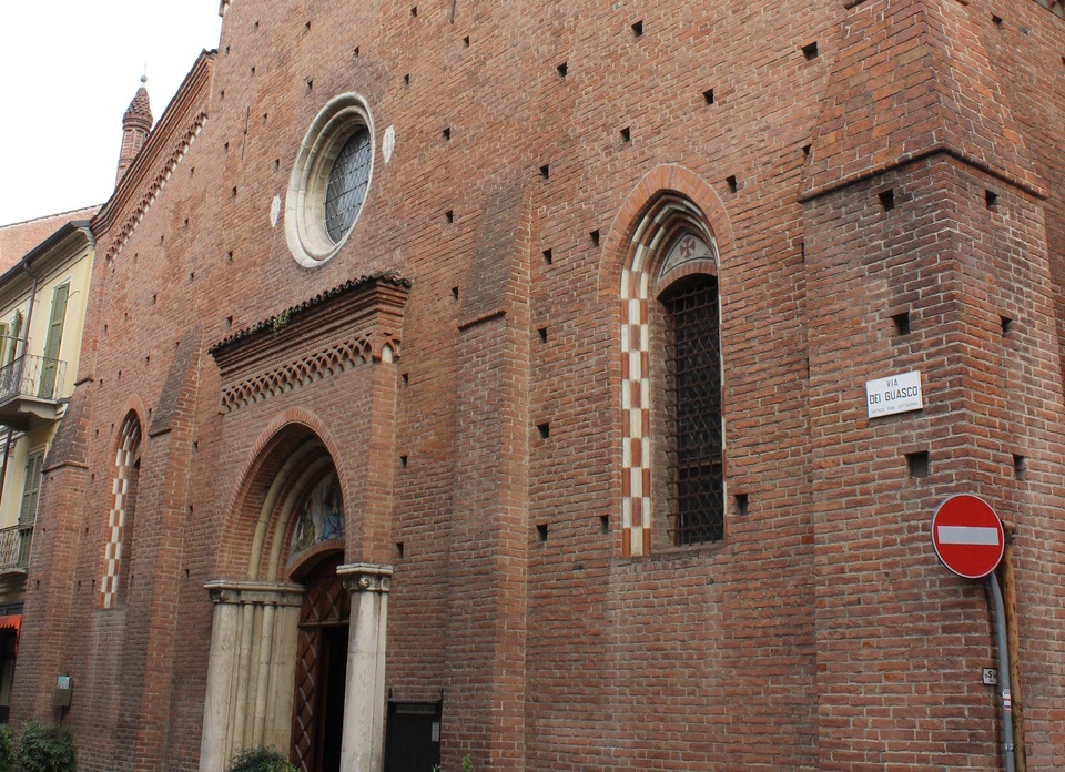 A Santa Maria del Carmine messa in suffragio dei sacerdoti morti per coronavirus