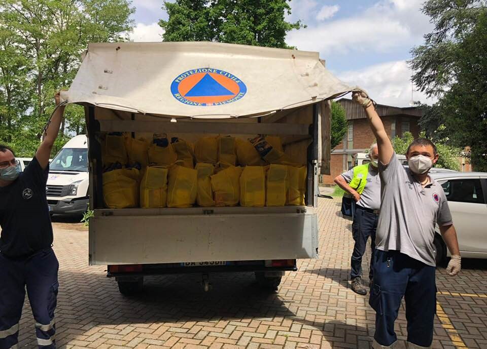 Dai Club Lions Host 150 pacchi alimentari al Cissaca per le famiglie bisognose