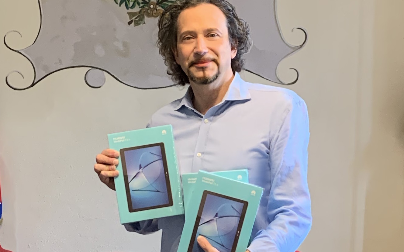 A San Salvatore 5 tablet per far seguire le lezioni a distanza agli studenti