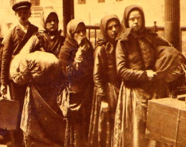 “Nello specchio del tempo”: si cercano foto e documenti per raccontare la migrazione di ieri e di oggi ad Alessandria