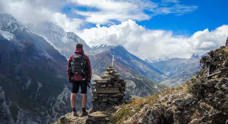 Nuove limitazioni contro peste suina: stop anche a trekking, pesca e mountain bike