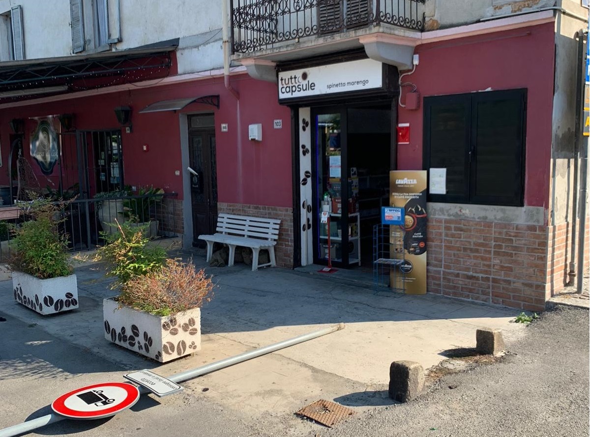 Nuova notte di bagordi a Spinetta: giovanissimi in azione anche in via Tortona