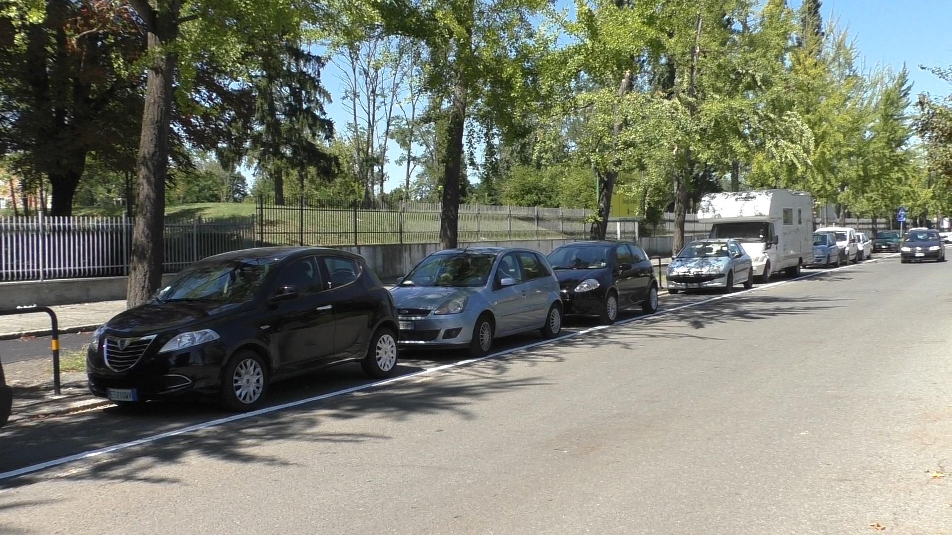 Pista ciclabile in via Monteverde. Vicesindaco rassicura: “I posti auto non diminuiranno”