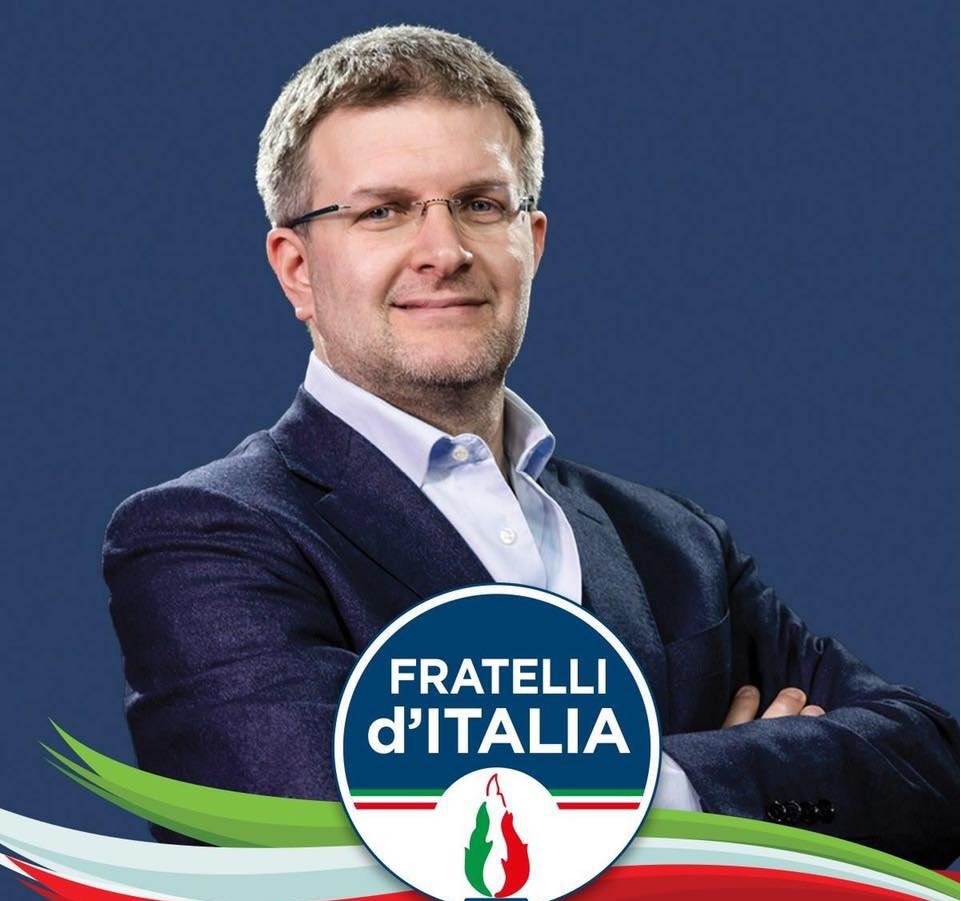 Elezioni Valenza: Carlo Fidanza (Fratelli d’Italia) in piazza Gramsci a sostegno di Oddone