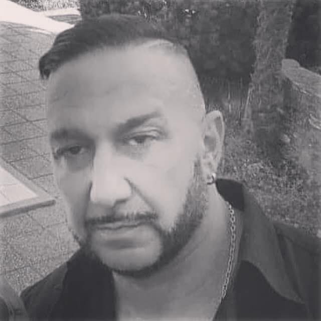 È morto l’automobilista che colpì un ciclista e finì contro un palo