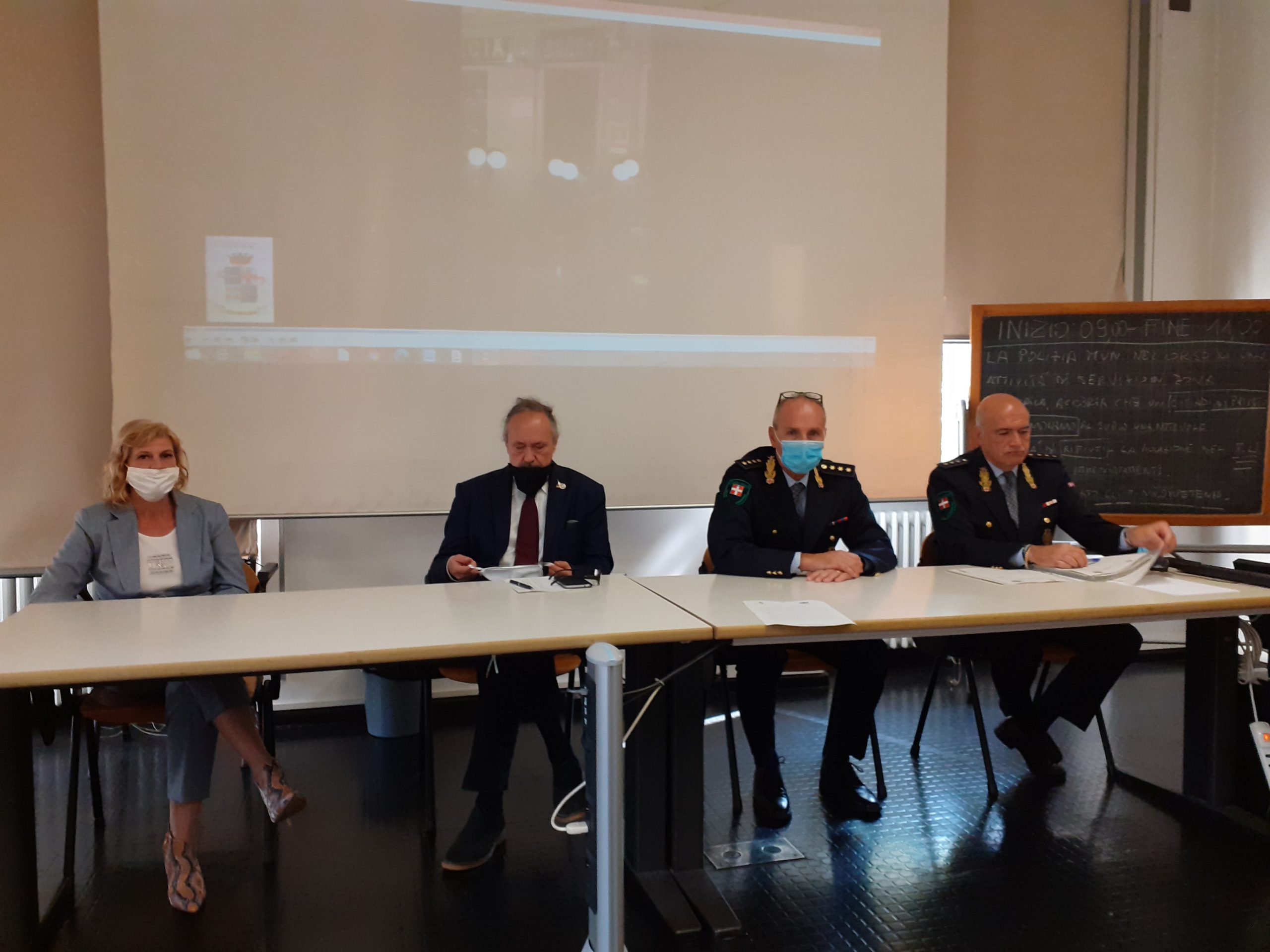 Pestaggi in centro ad Alessandria: 9 minorenni denunciati, 3 recidivi. “Tutto per una ragazza contesa”